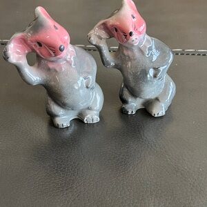 Gray and Pink Ceramic mice salt and pepper shakers.